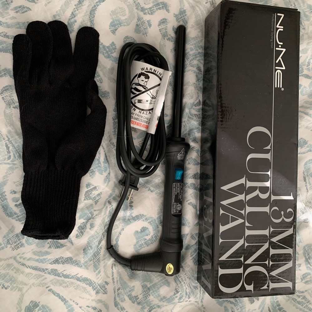 NUME 13 mm curling wand -never used